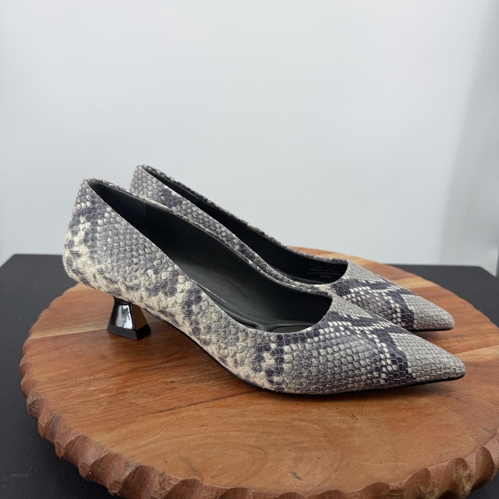 Franco Sarto Diva Leather Kitten Heel Pumps snake print sz‎ 6 cream gray
